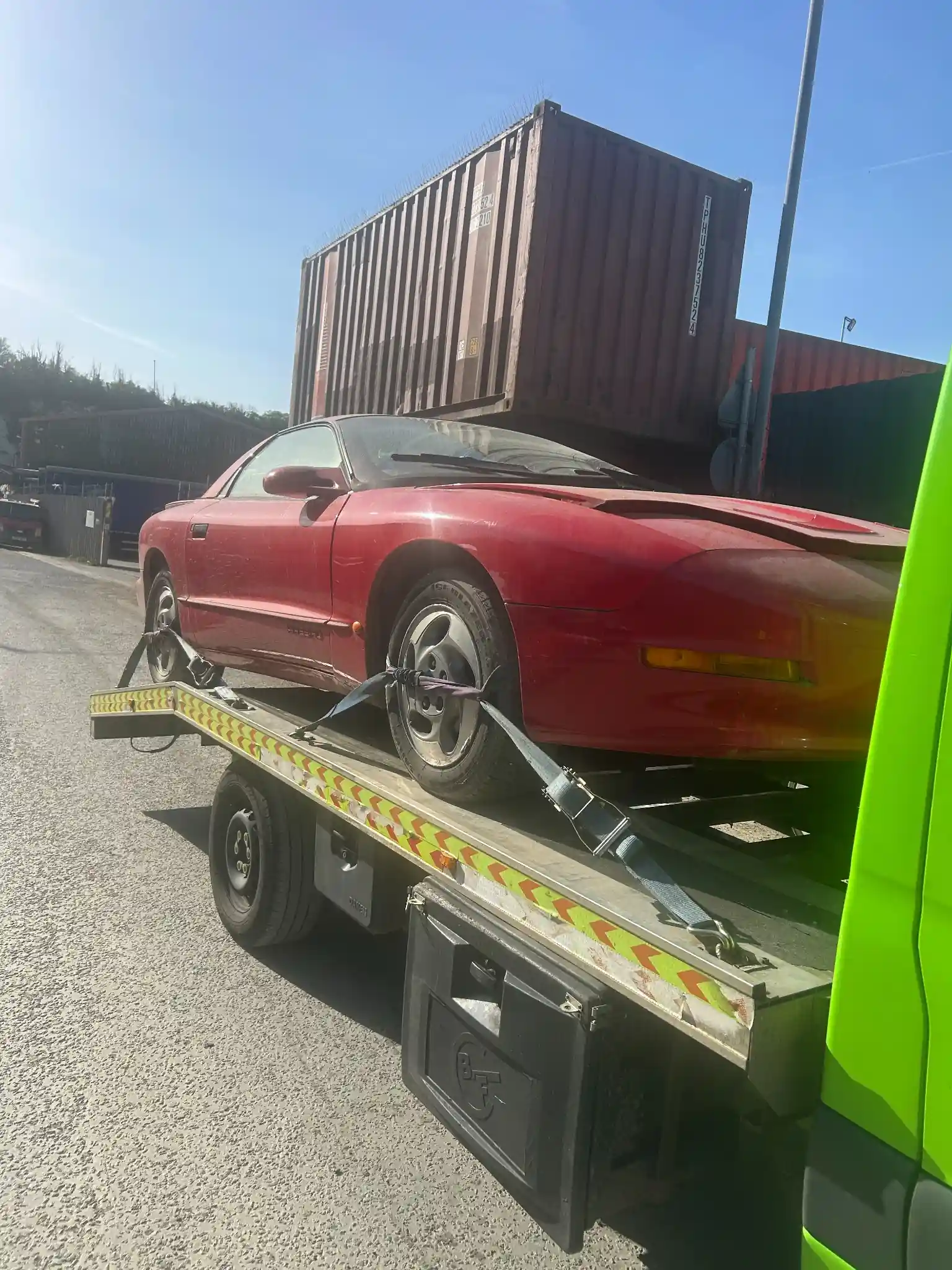 Classic car recovery Newcastle with specialist transport