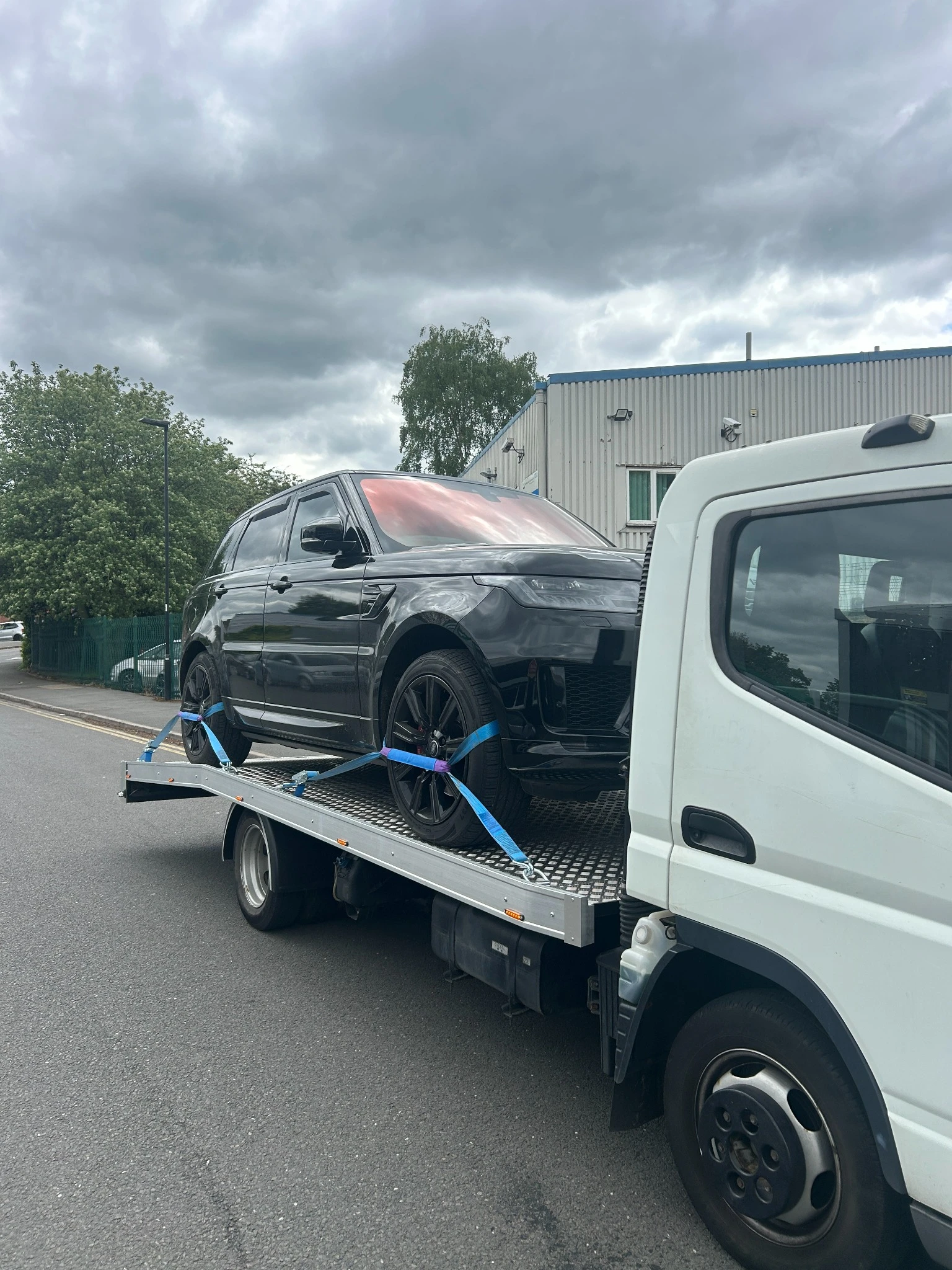 Range Rover recovery Richmond Yorkshire using flatbed recovery truck